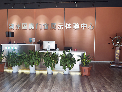 南浔别墅阳光房厂家：阳光房尺寸与形状的选择